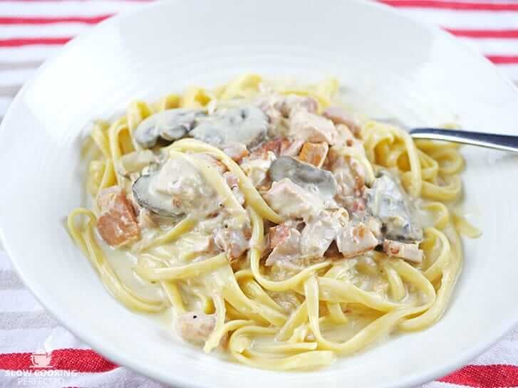 Slow Cooker Chicken Carbonara