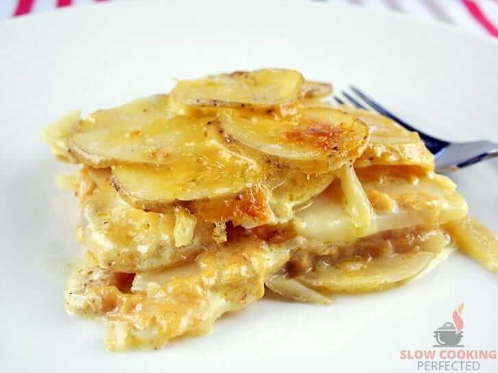 Cheesy Slow Cooker Scalloped Potatoes - Slow Cooking Perfected