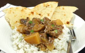 Featured image for Slow Cooker Massaman Beef Curry