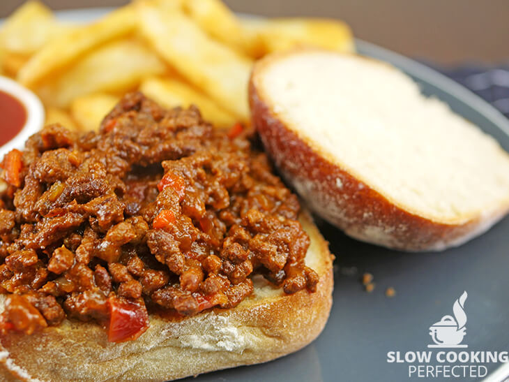 Sloppy Joes in a Roll with Chips