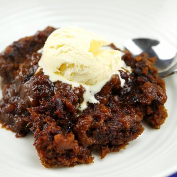 Slow Cooker Sticky Date Pudding
