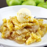 Slow Cooker Apple Dump Cake