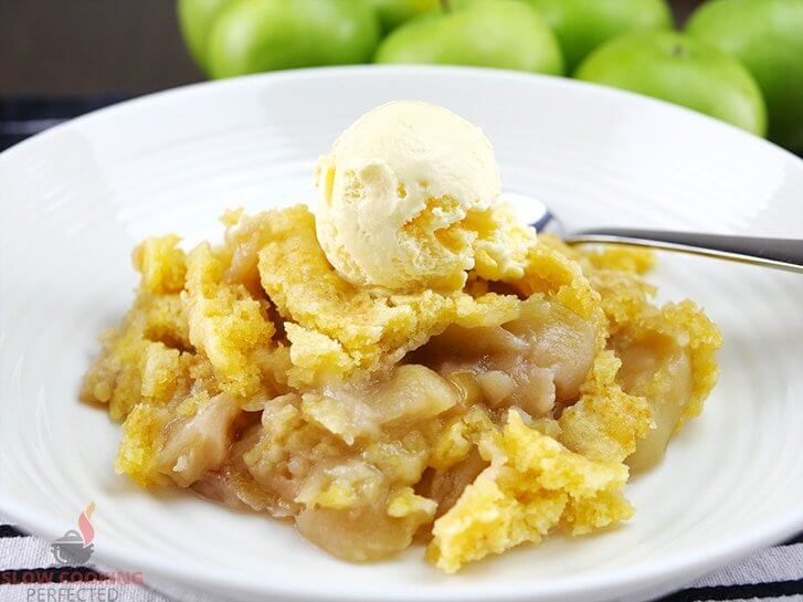 Slow Cooker Apple Dump Cake