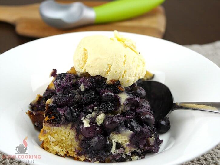 slow cooker blueberry cobbler