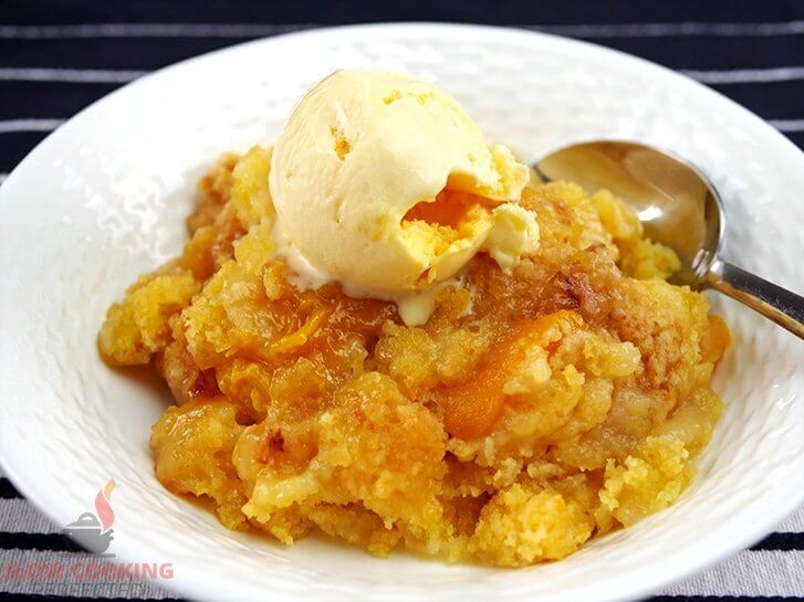 Slow Cooker Peach Dump Cake