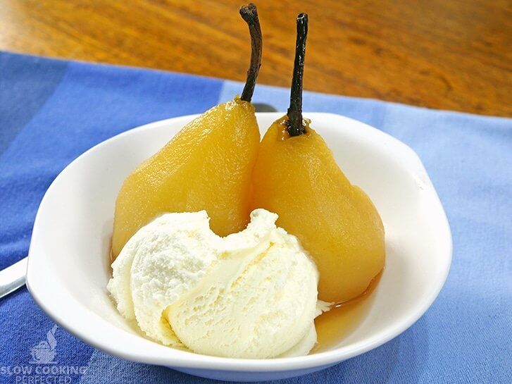 Slow Cooker Poached Pears in White Wine