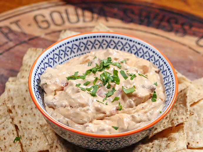 Slow Cooker Chili Con Queso