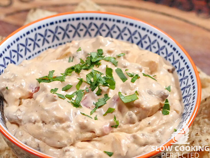 Slow Cooker Chili Con Queso with Cream Cheese