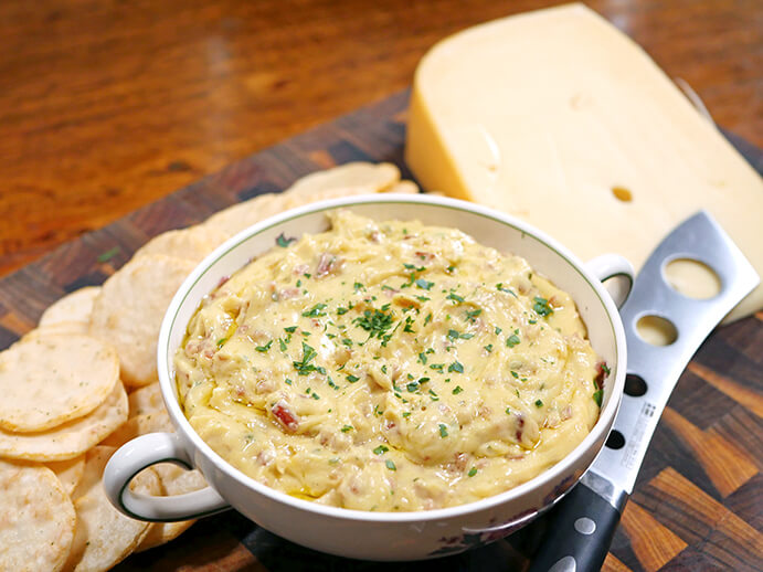 Slow Cooker Cheese and Bacon Dip