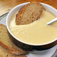 Slow Cooker Cauliflower Cheese Soup