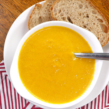 Slow Cooker Carrot and Ginger Soup