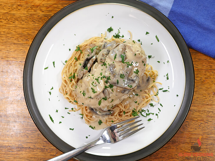 Slow cooker creamy mushroom chicken